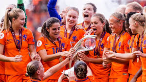 Spannende Ontwikkelingen in Vrouwenvoetbal EK: Talenten Schitteren op het Grote Podium